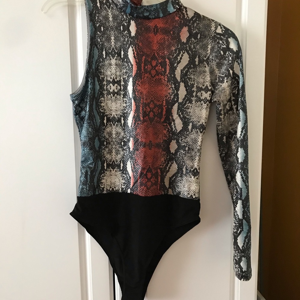 Fashion Nova one shoulder body suit